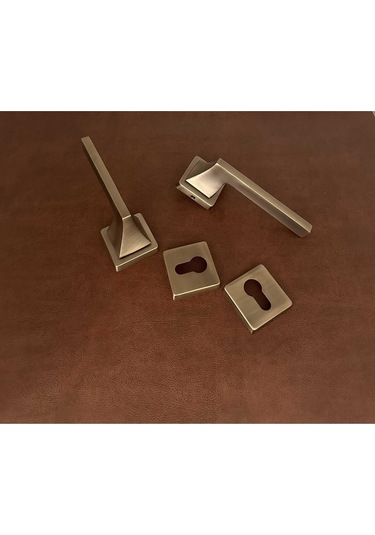 Karo Mat Antik Sarı Kare Rozetli Zamak Çelik Kapı Kolu 1 Takım