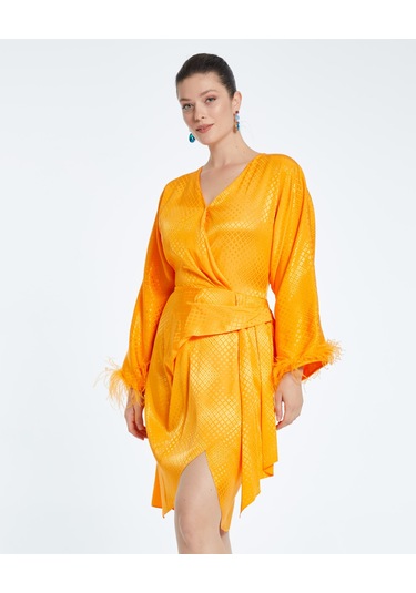 Saten Dokulu Tüy Detaylı Kruvaze Elbise Kuşaklı Ve Drapeli Özel Tasarım Orange