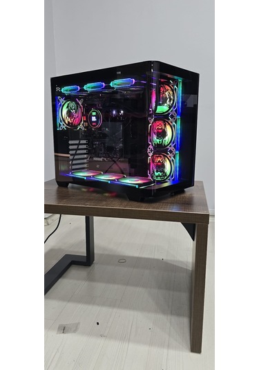 Anime Karakterli 7 Argb Fanlı 750w 80+ Bronze Power Supply Siyah Kavisli Cam Akvaryum Kasa