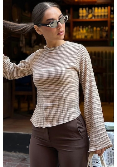 Madmext Kahverengi Kare Desenli Belden Oturtmalı Bluz Mg2849