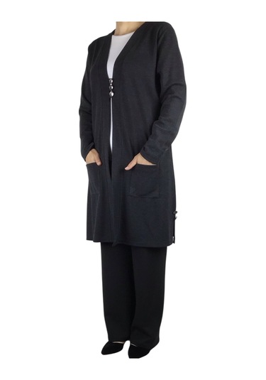 Kadın Önü Üç Düğmeli Mevsimlik Cepli Hırka Siyah