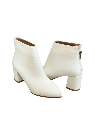 Günlük Kadın Kısa Bot Kalın Topuklu Fermuarlı Sivri Burunlu Tırtıklı Taban Kürklü Astarlı Bootie 211 Mahmut Özer Beyaz Cilt Günlük Kadın Kısa Bot Kalın Topuklu Fermuarlı Sivri Burunlu Tırtıklı Taban Kürklü Astarlı Bootie 211 Mahmut Özer Beyaz Cilt