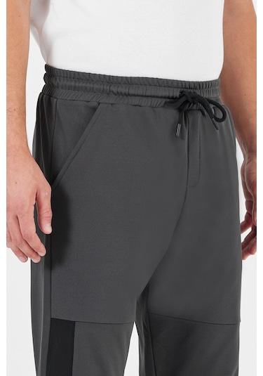 Erkek Antrasit Standart Fit Normal Kesim Paça Ribanalı Cepli Rahat Jogger Eşofman Altı Antrasit