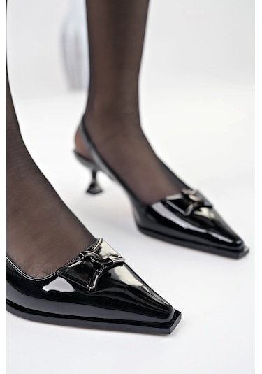 Muggo Forest Arkası Açık Toka Detaylı Günlük Klasik Topuklu Kadın Stiletto Ayakkabı Siyah-Rugan