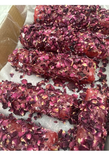 Nar Aromalı Gül Yapraklı Fındıklı Sarma Lokum