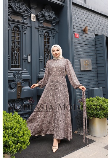 Kadın Kahve Saten Leopar Belden Kuşaklı Uzun Tesettür Elbise S9568 Kahve