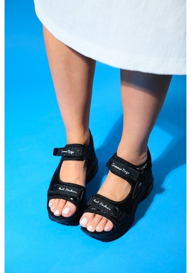 Arthur Siyah Payetli Bantlı Kalın Taban Kadın Spor Sandalet Siyah