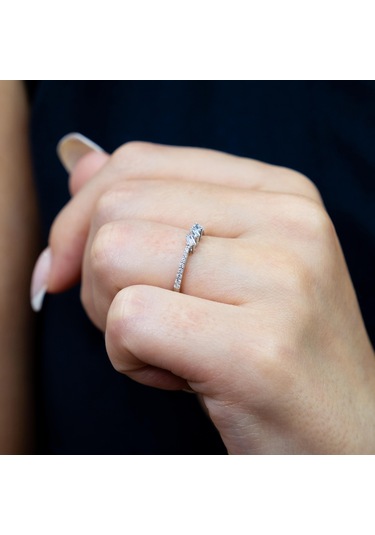 0.22 Karat Baget Pırlanta Tria Yüzük