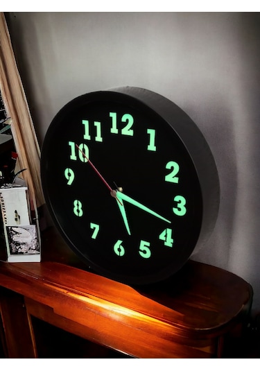 Fosforlu Gece Görünen Siyah Duvar Saati Çap 22 Cm Camsız K1 Siyah