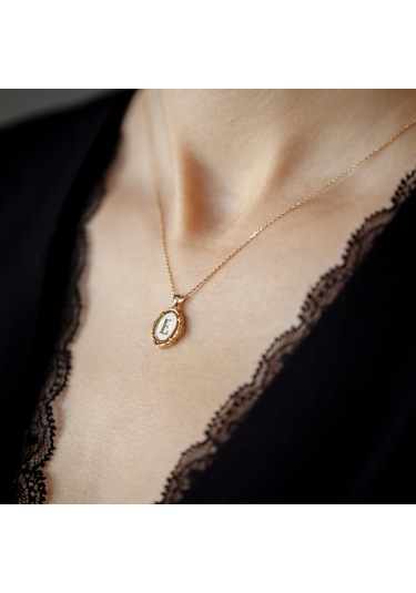 Uşaklıhafız 14 Ayar Altın Küçük Boy Sedefli E Harfi Kolye