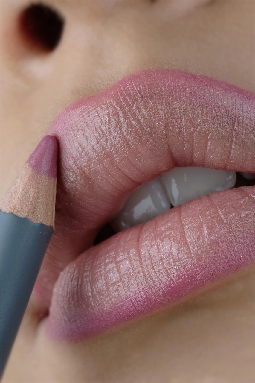 Alix Avien Uzun Süre Kalıcı Dağılma Yapmayan Nemlendirici Dudak Kalemi Lipliner Pencil Dusty Red