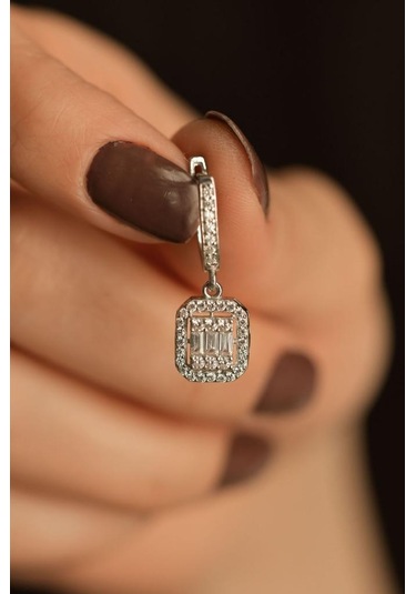 Zirkon Taşlı Rodyum Üç Sıra Sallantılı Baget Gümüş Küpe