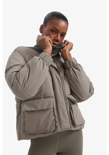 Defacto Defactofit Su İtici Oversize Fit Geniş Kalıp Dik Yaka Fermuarlı Çıtçıtlı Cepli Şişme Mont E9266ax25wnkh464 Haki-kh464 Defacto Defactofit Su İtici Oversize Fit Geniş Kalıp Dik Yaka Fermuarlı Çıtçıtlı Cepli Şişme Mont E9266ax25wnkh464 Haki-kh464