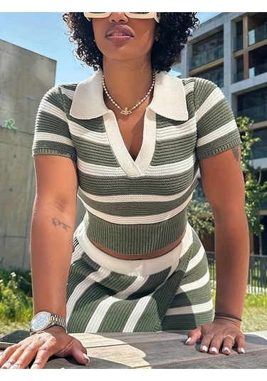 Sensuelle Kadın Kısa Kollu Polo Yaka Crop Asimetrik Mini Triko Etek Ikili Takım Yeşil