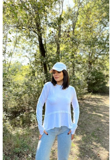 Kadın Beyaz Elleri Eldiven Detaylı, Asimetrik Kesim, Bisiklet Yaka, Eteği Pliseli, Salaş Spor Bluz Beyaz