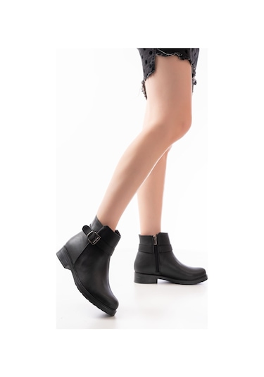 165-204/1 Siyah Toka Aksesuarlı Fermuarlı Günlük Kadın Bot Beyaz