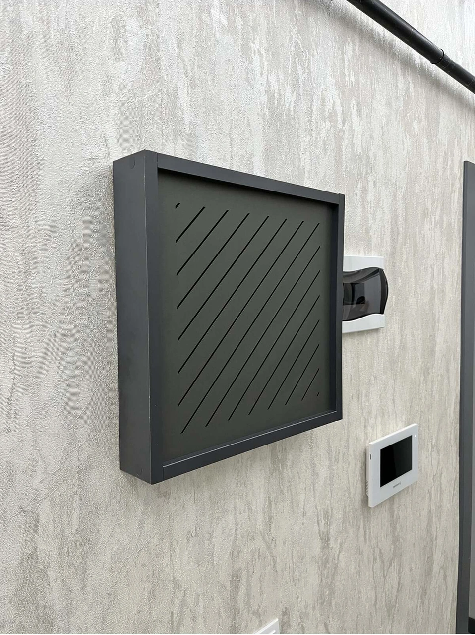 Sürgülü Elektrik Pano Düzenleyici Duvar Düzenleyici Ahşap Dekoratif Antrasit Kutu Anahtarlık Yan Çiz 38 X 40