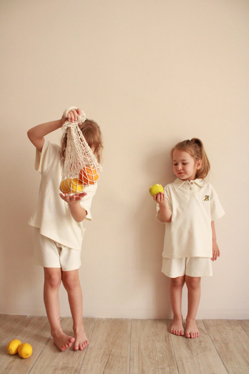 Zeytin Nakışlı Polo Yaka Şortlu Takım Ekru