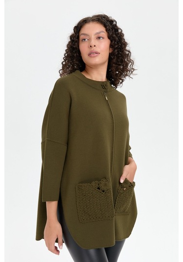 Kadın Dik Yaka Cebi Gül İşlemeli Fermuarlı Kısa Panço Haki Haki