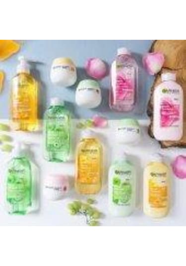 Garnier Botanik Gül Suyu Özlü Hassas Ciltler için Nemlendirici Krem 50 ML