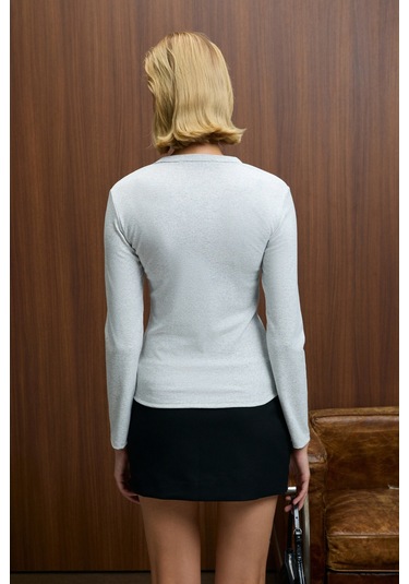 TALUVIA Kadın Esnek Kumaşlı Vücuda Oturan Slim Fit Düğmeli Grimelanj Bluz