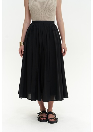 Amaya Bilek Hizasında Pileli Siyah Etek Siyah