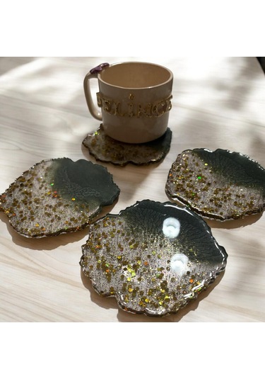 Epoksi Reçine Bardak Altlığı - 4'lü Takım - Koyu Yeşil Ve Altın Glitter - Çap: 12 Cm Koyu Yeşil