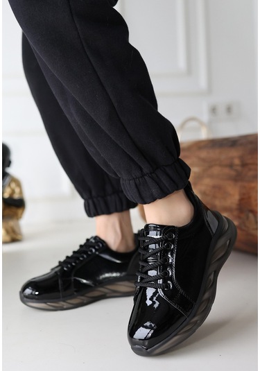 Piona Siyah Rugan Gri Tabanlı Spor Ayakkabı Siyah