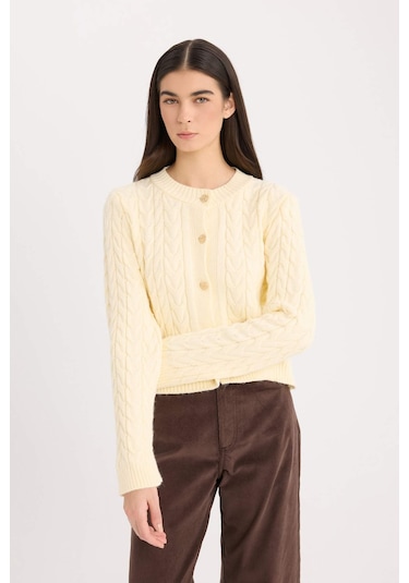 DeFacto Regular Fit Bisiklet Yaka Saç Örgülü Düğmeli Triko Hırka C9044AX24WNER109 Ekru