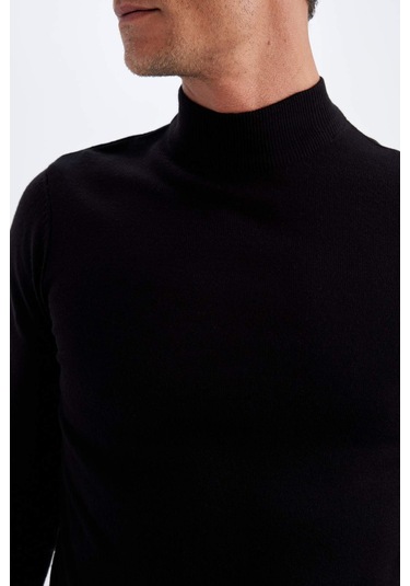 DeFacto Siyah Slim Fit Dar Kesim Yarım Balıkçı Yaka Basic Düz Triko Kazak R1127AZ24WNBK27 DeFacto Siyah Slim Fit Dar Kesim Yarım Balıkçı Yaka Basic Düz Triko Kazak R1127AZ24WNBK27