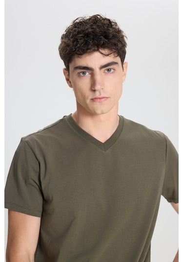 Ac&Co / Altınyıldız Classics Slim Fit Dar Kesim V Yaka Pamuklu Erkek Tişört Haki Ac&Co / Altınyıldız Classics Slim Fit Dar Kesim V Yaka Pamuklu Erkek Tişört Haki