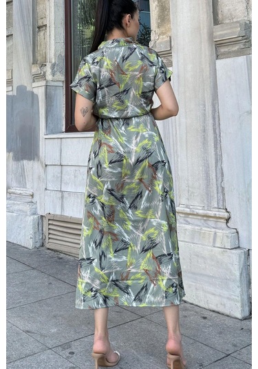 Kadın Yeşil Desenli, Yarım Kol Ve Yarım Patlı Gömlek Yaka, Beli Lastikli, Salaş Uzun Saten Elbise Yeşil