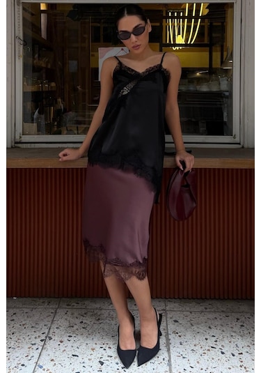 Madmext Siyah Dantelli Asimetrik Kesim Saten Bluz Mg2694