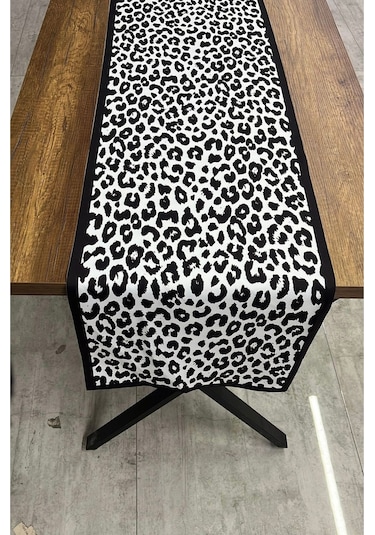Şeritli Siyah Beyaz Leopar Runner 40 X 140 Renkli