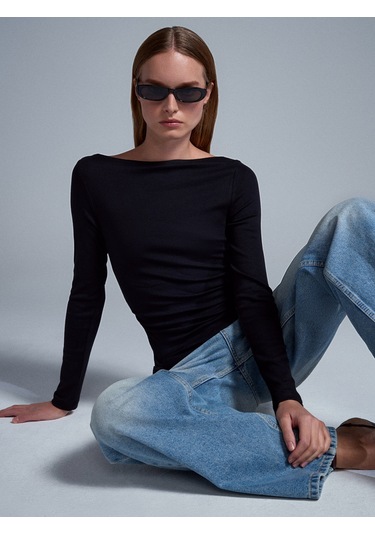 Dilvin 32198 Kayık Yaka Büzgülü Top-siyah Siyah