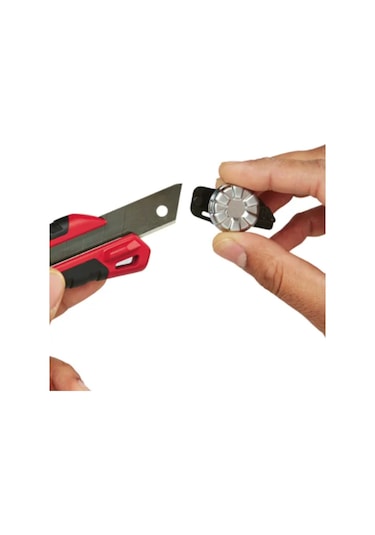 Milwaukee Ağır Hizmet Tipi Ayarlı Maket Bıçağı 18 Mm - T48221961