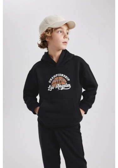 DeFacto Erkek Çocuk Baskılı Kanguru Cepli Kapüşonlu Sweatshirt B7821A8NSBK81 Siyah