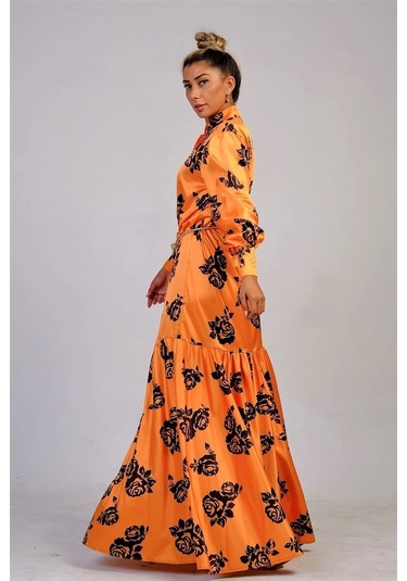 Kadın Turuncu Hakim Yaka Çiçekli Etekleri Volanlı Saten Uzun Elbi