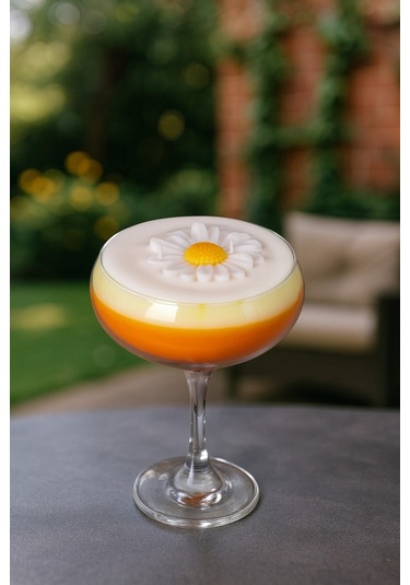 Papatyalı Mum Martini Bardağında Papatya