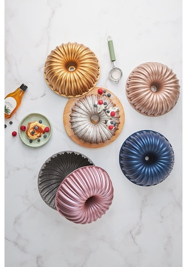 Karaca  Cake Pro Dilimli Pembe Döküm Kek Kalıbı