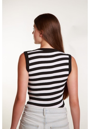 Kadın Siyah Beyaz Çizgili Fitilli Likralı Sıfır Kol Bisiklet Yaka Örme Atlet Tshirt Bluz Siyah - Beyaz