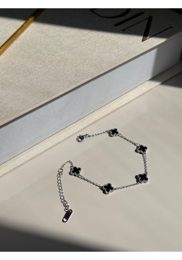 Siyah Yonca Figürlü Gümüş Renk Çelik Kadın Bileklik Kararma Yapmaz Zarif Tasarım Gümüş