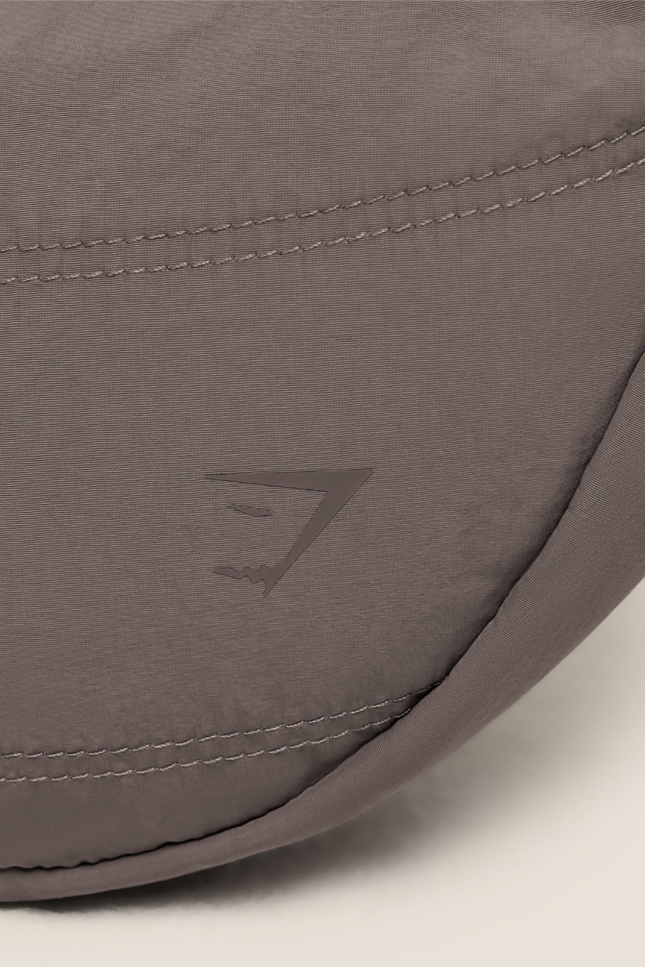 Gymshark Pileli Çapraz Askılı Premium Spor Çantası Kahverengi