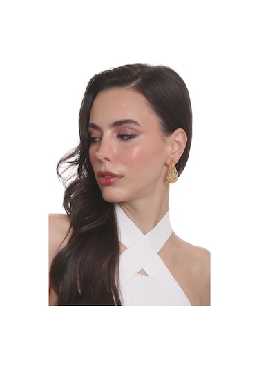 Labalaba Kadın Telkari Görünümlü Çiçek Motifli Çivili Model Damla Formlu Küpe - Altın Altın