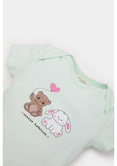 DeFacto Kız Bebek Yenidoğan Bisiklet Yaka Baskılı Ribana Kısa Kollu Çıtçıtlı Body E8243A525SMGN1250 Yeşil