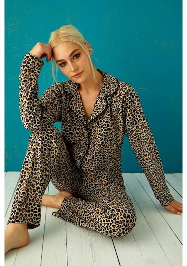 Nisanca Büyük Beden Kışlık Düğmeli Ekose Desen Yılbaşı Temalı Kadın Süet Pijama Takımı Leopar