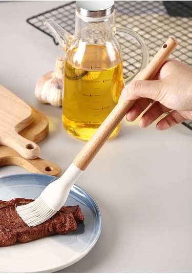 Qerhome Silikon Fırça Bambu Saplı Silikon Yumurta Fırçası Kremrengi 1 Adet