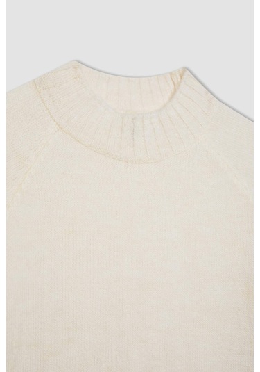 DeFacto Kız Çocuk Standart Fit Bisiklet Yaka Triko Kazak C9553A824AUER233 Ekru