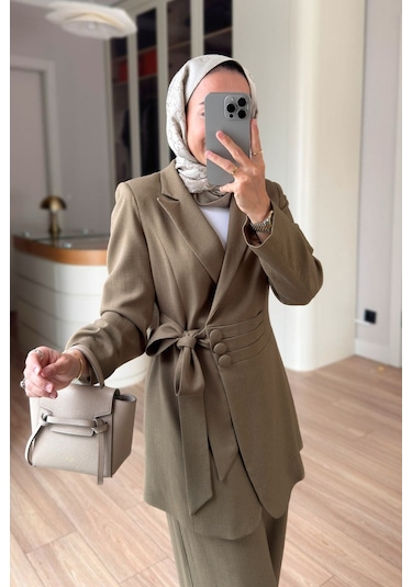 Ka Hijab Bel Detaylı Vatkalı Ceketli Takım - Haki