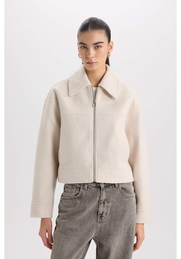 DeFacto Su İtici Regular Kalıp Polo Yaka Fermuarlı Cepli Kısa Kaşe Ceket C0935AX25SPER238 Ekru